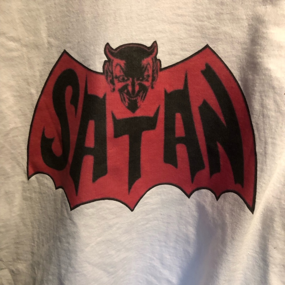 Medium Satan Tee Retro Bat